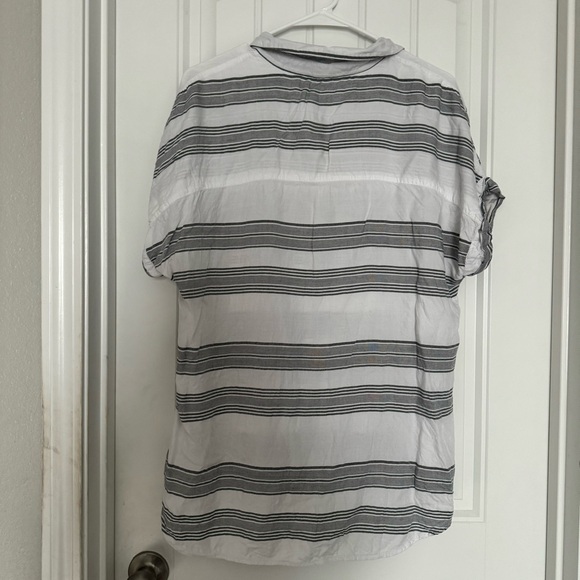 White and black stripped button up shirt size L - Picture 2 of 4